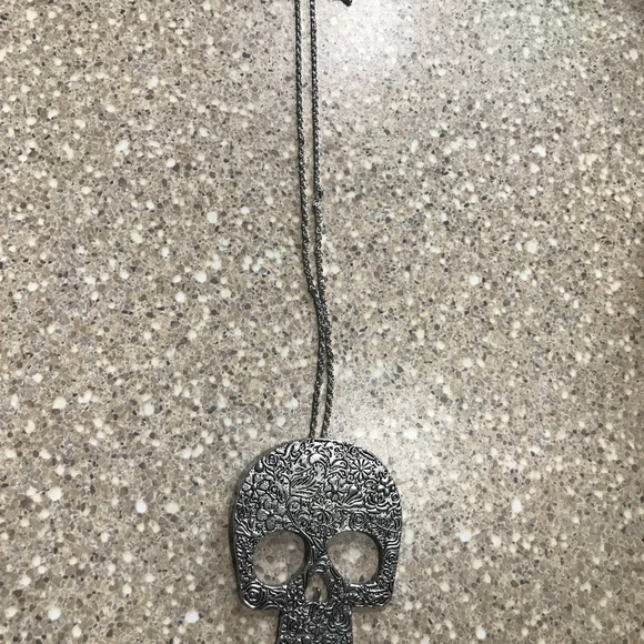 💕 Sugar Skull Necklace 💕 - Picture 2 of 2